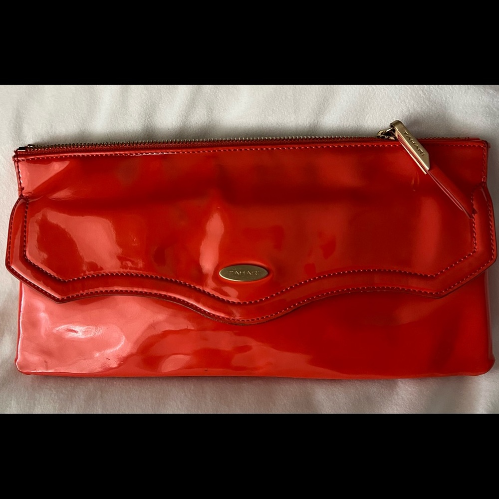 Clutch like new In good condition, never use.